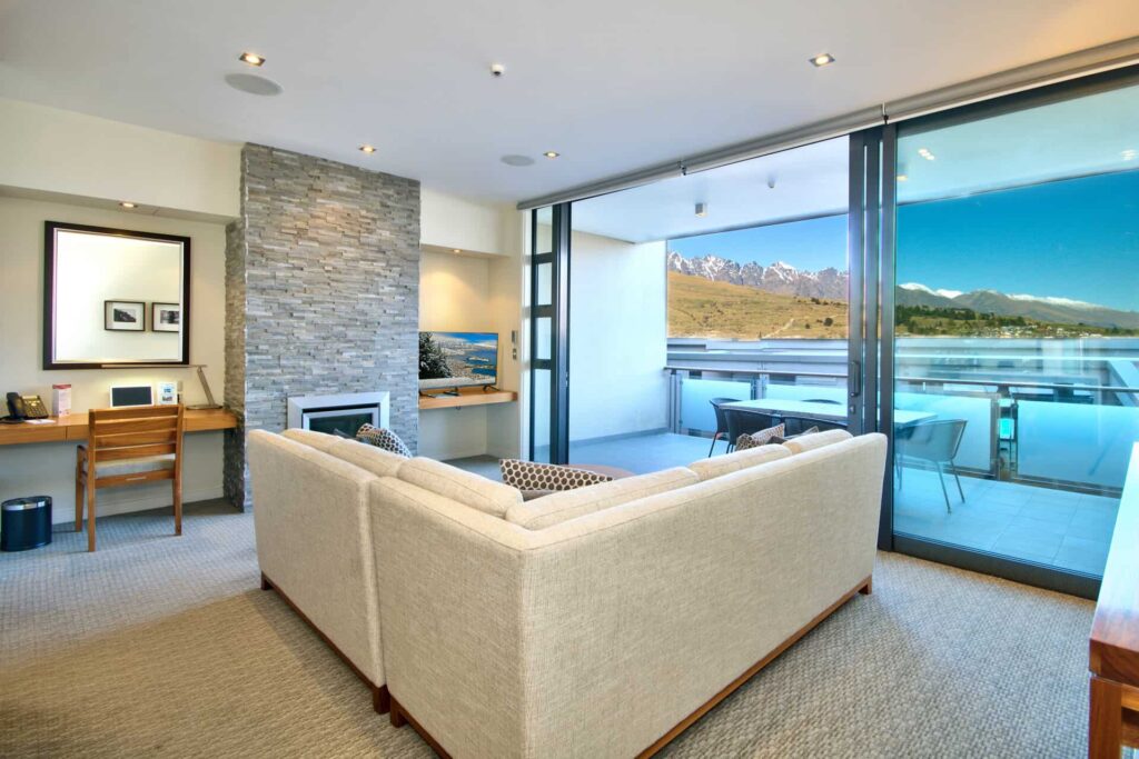 Superior 1 Bedroom Apartment with balcony access